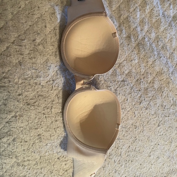 VS Strapless Bra - Picture 2 of 3